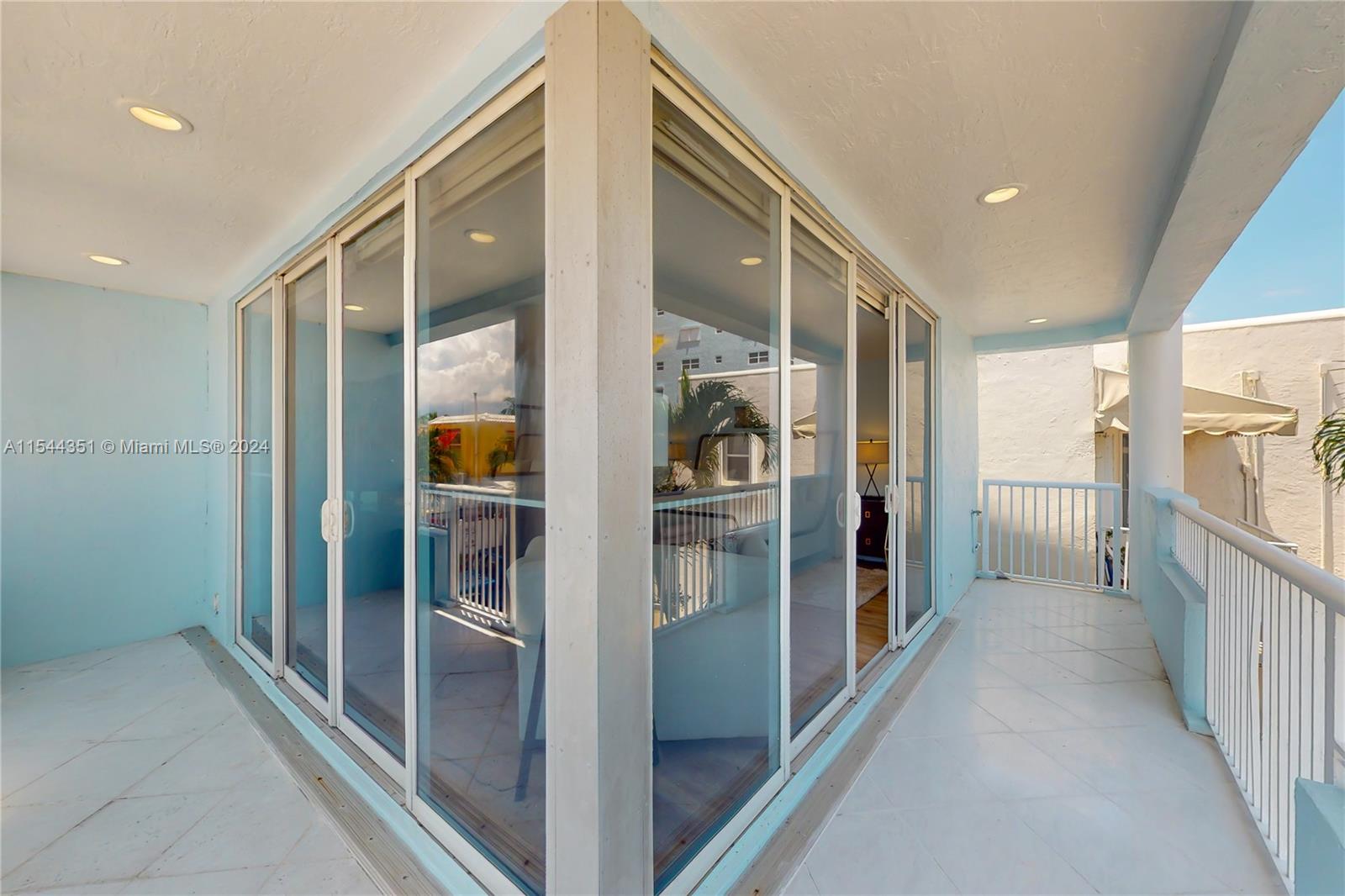 311 N Surf Rd, Hollywood, Florida 33019, 2 Bedrooms Bedrooms, ,2 BathroomsBathrooms,Residential,For Sale,311 N Surf Rd,A11544351