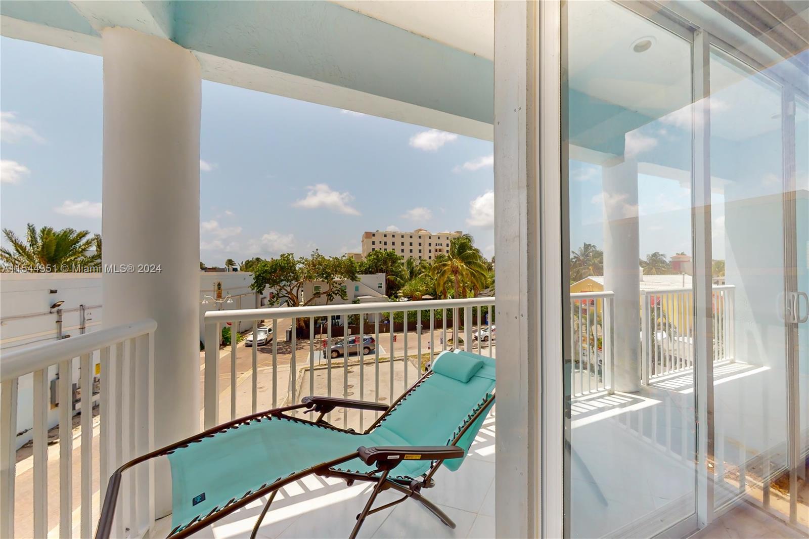 311 N Surf Rd, Hollywood, Florida 33019, 2 Bedrooms Bedrooms, ,2 BathroomsBathrooms,Residential,For Sale,311 N Surf Rd,A11544351