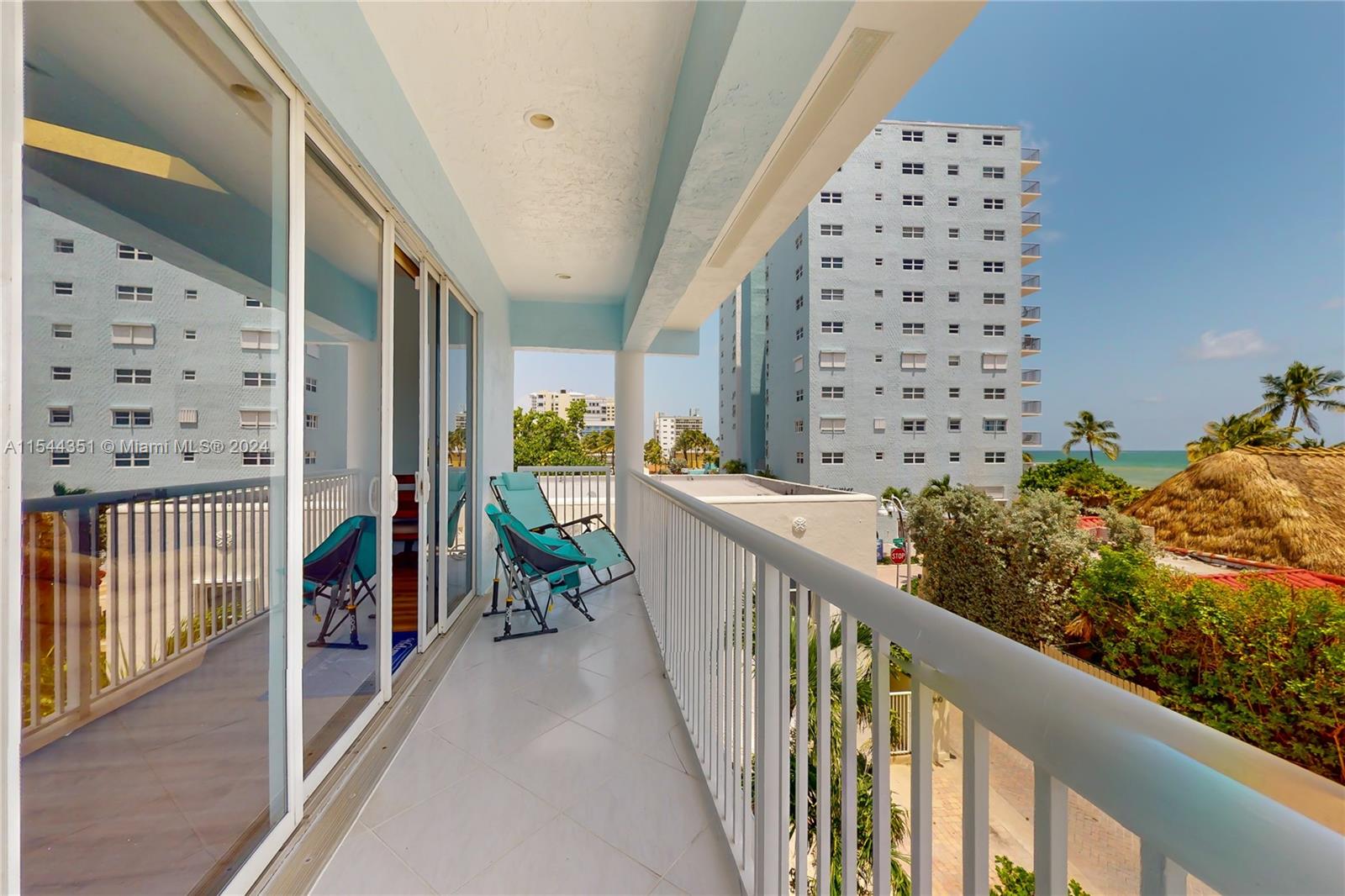 311 N Surf Rd, Hollywood, Florida 33019, 2 Bedrooms Bedrooms, ,2 BathroomsBathrooms,Residential,For Sale,311 N Surf Rd,A11544351
