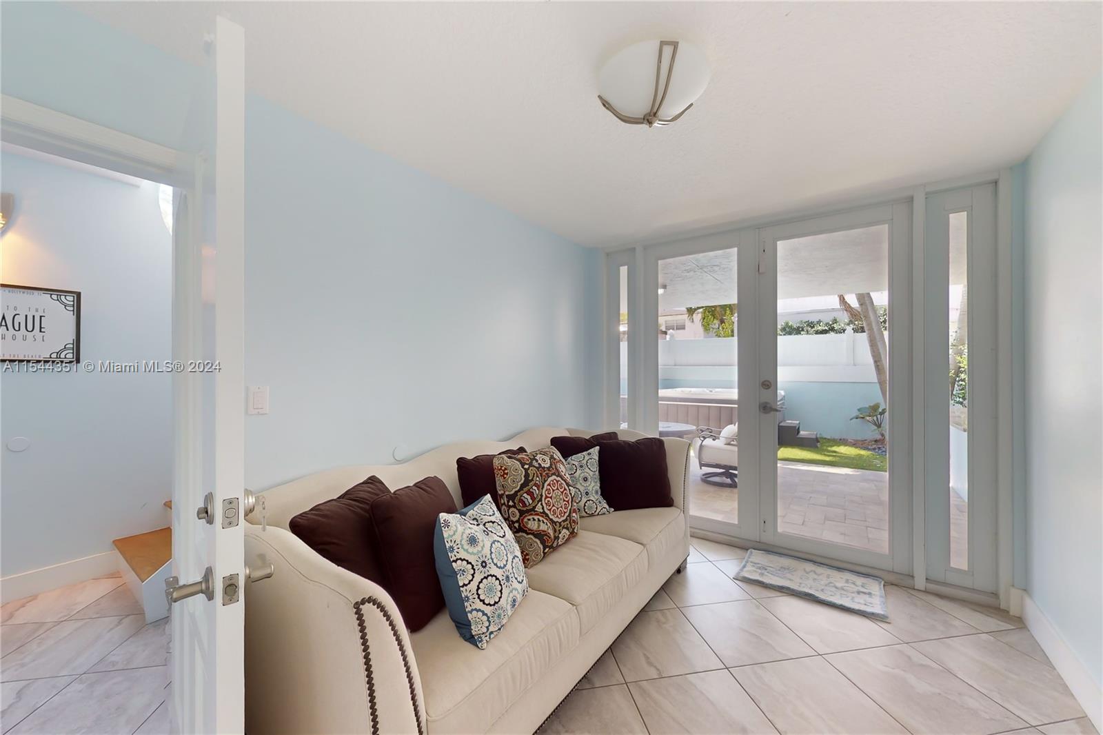 311 N Surf Rd, Hollywood, Florida 33019, 2 Bedrooms Bedrooms, ,2 BathroomsBathrooms,Residential,For Sale,311 N Surf Rd,A11544351