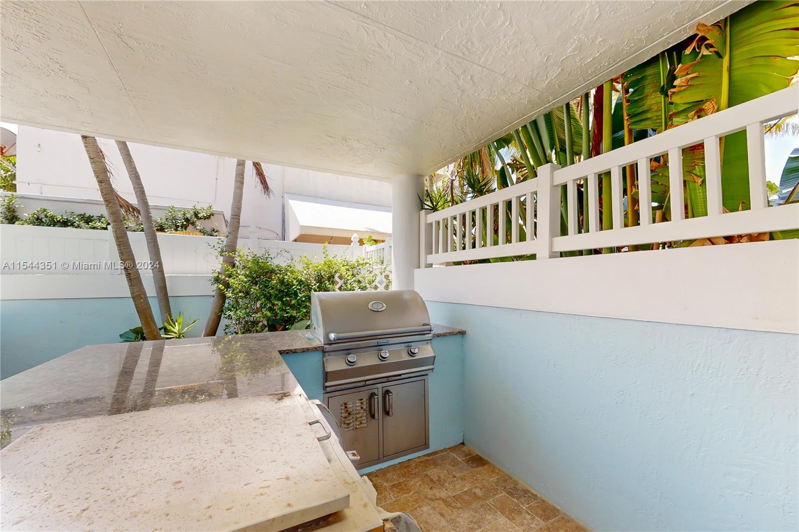 311 N Surf Rd, Hollywood, Florida 33019, 2 Bedrooms Bedrooms, ,2 BathroomsBathrooms,Residential,For Sale,311 N Surf Rd,A11544351