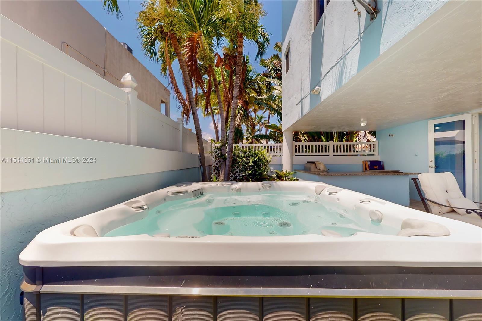 311 N Surf Rd, Hollywood, Florida 33019, 2 Bedrooms Bedrooms, ,2 BathroomsBathrooms,Residential,For Sale,311 N Surf Rd,A11544351