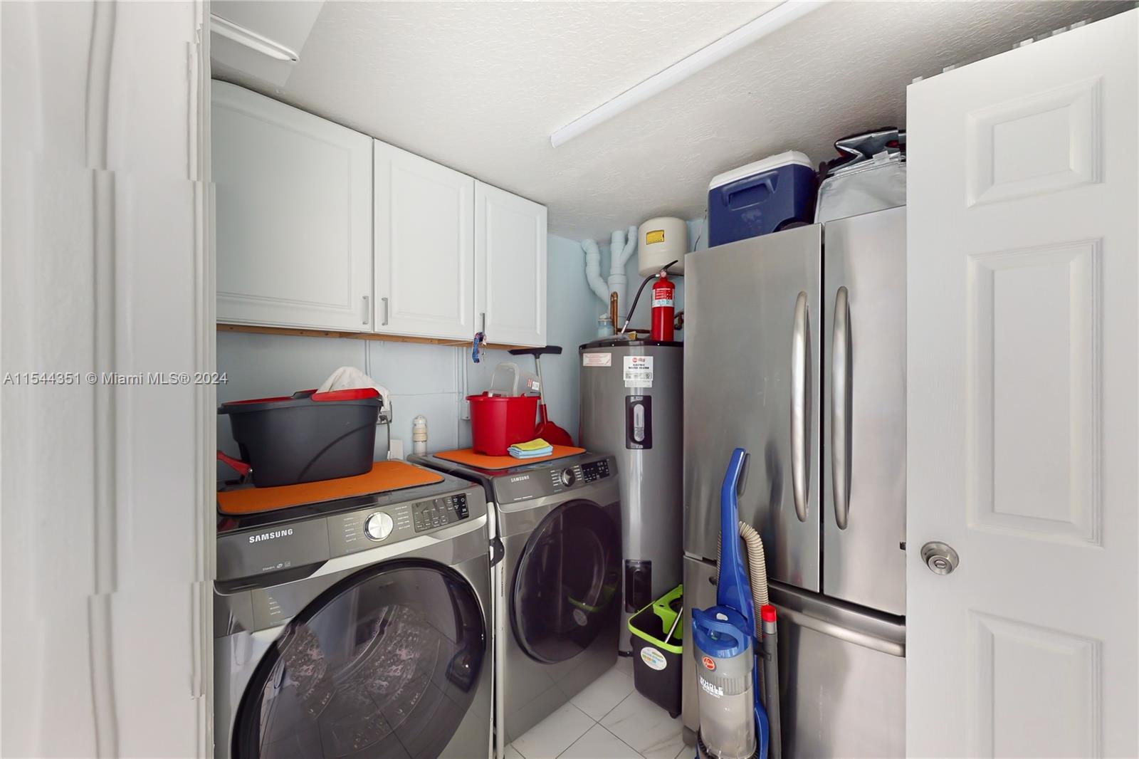 311 N Surf Rd, Hollywood, Florida 33019, 2 Bedrooms Bedrooms, ,2 BathroomsBathrooms,Residential,For Sale,311 N Surf Rd,A11544351