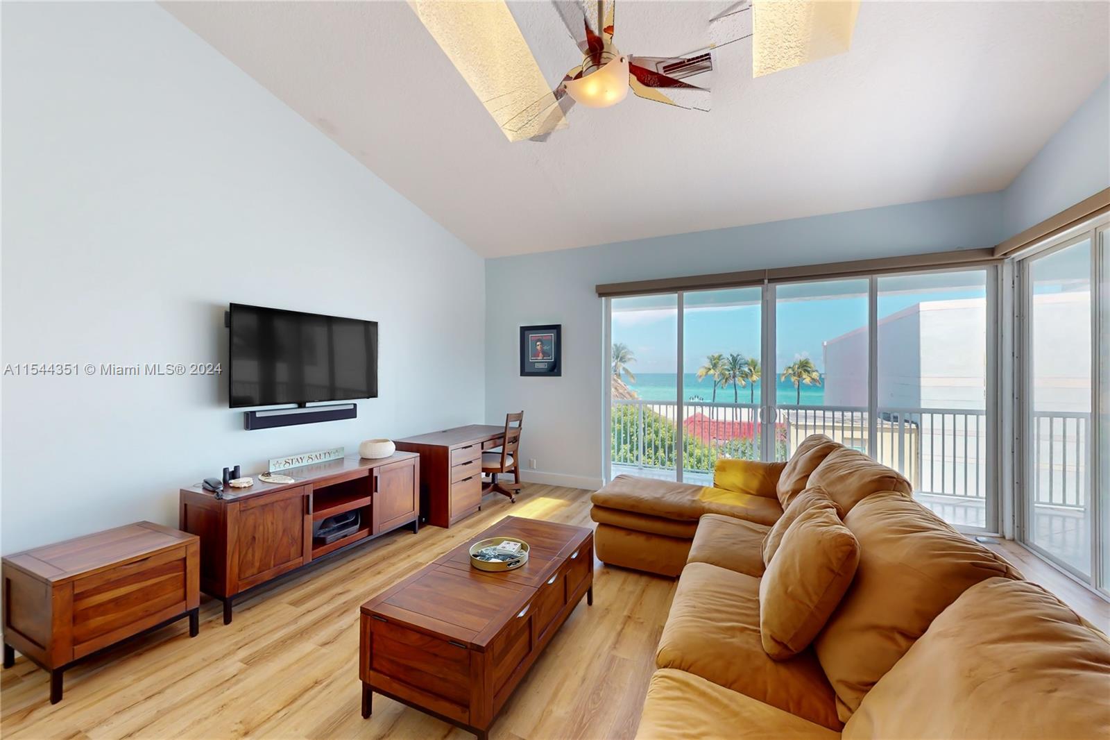 311 N Surf Rd, Hollywood, Florida 33019, 2 Bedrooms Bedrooms, ,2 BathroomsBathrooms,Residential,For Sale,311 N Surf Rd,A11544351