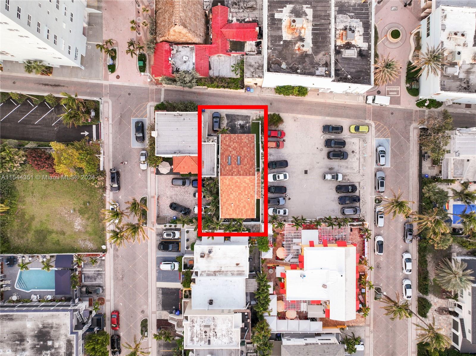 311 N Surf Rd, Hollywood, Florida 33019, 2 Bedrooms Bedrooms, ,2 BathroomsBathrooms,Residential,For Sale,311 N Surf Rd,A11544351