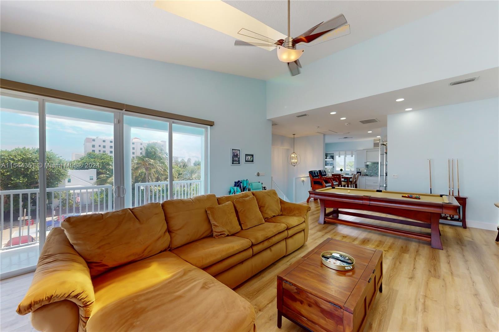 311 N Surf Rd, Hollywood, Florida 33019, 2 Bedrooms Bedrooms, ,2 BathroomsBathrooms,Residential,For Sale,311 N Surf Rd,A11544351