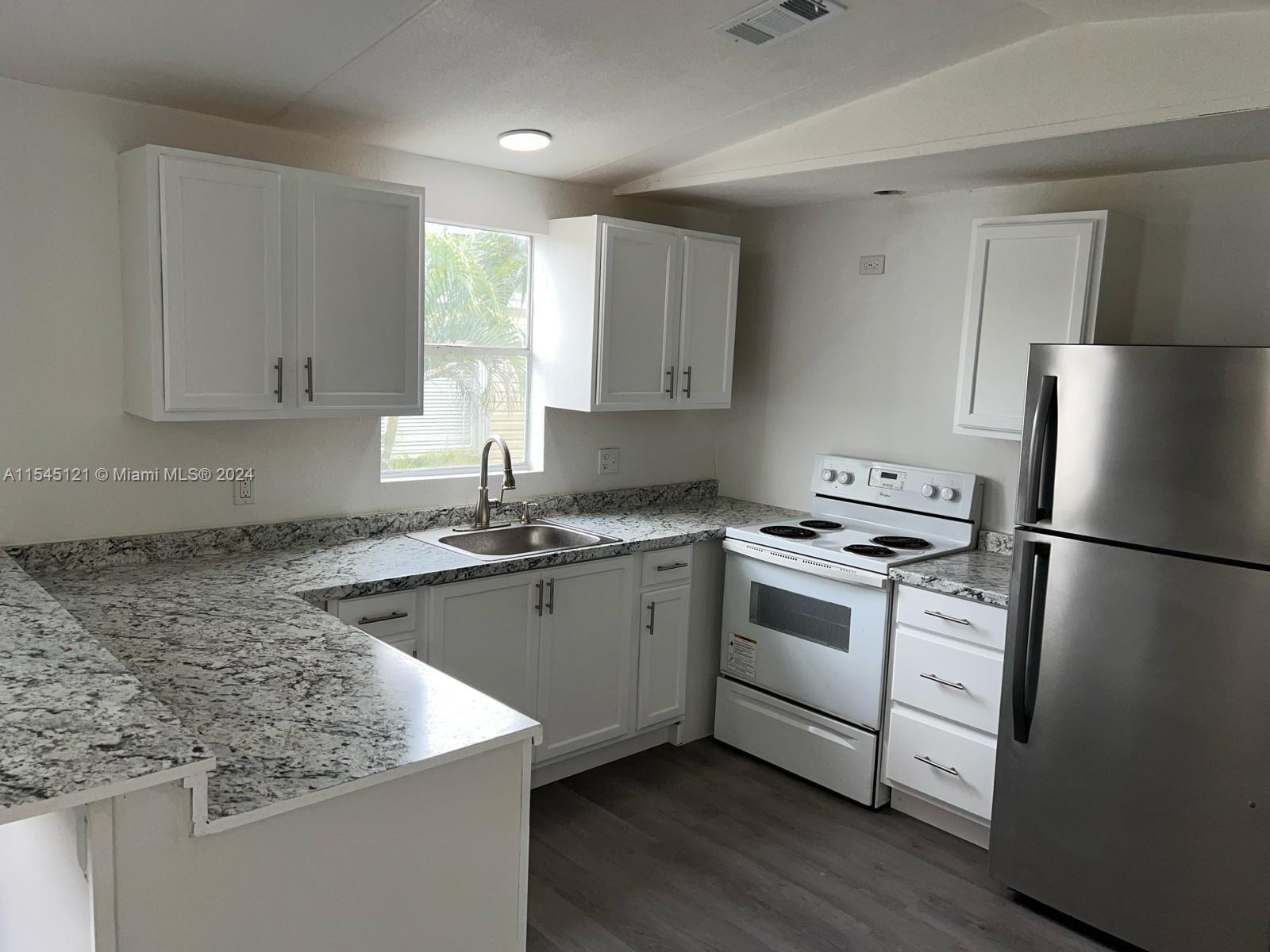 Homestead, Florida 33034, 2 Bedrooms Bedrooms, ,2 BathroomsBathrooms,Residential,For Sale,A11545121