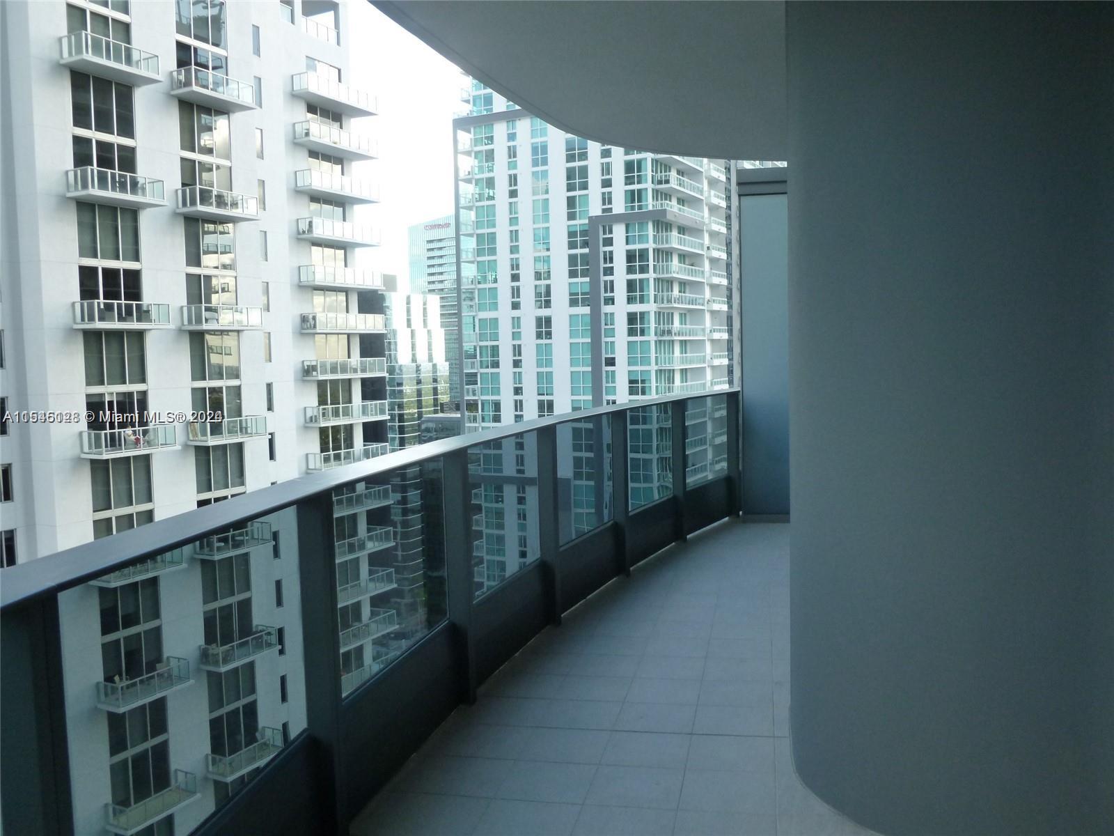 1000 Brickell Plz 2805, Miami, Florida 33131, 1 Bedroom Bedrooms, ,2 BathroomsBathrooms,Residential,For Sale,1000 Brickell Plz 2805,A11545128