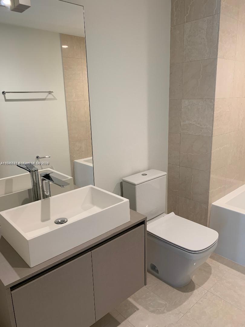 1000 Brickell Plz 2805, Miami, Florida 33131, 1 Bedroom Bedrooms, ,2 BathroomsBathrooms,Residential,For Sale,1000 Brickell Plz 2805,A11545128