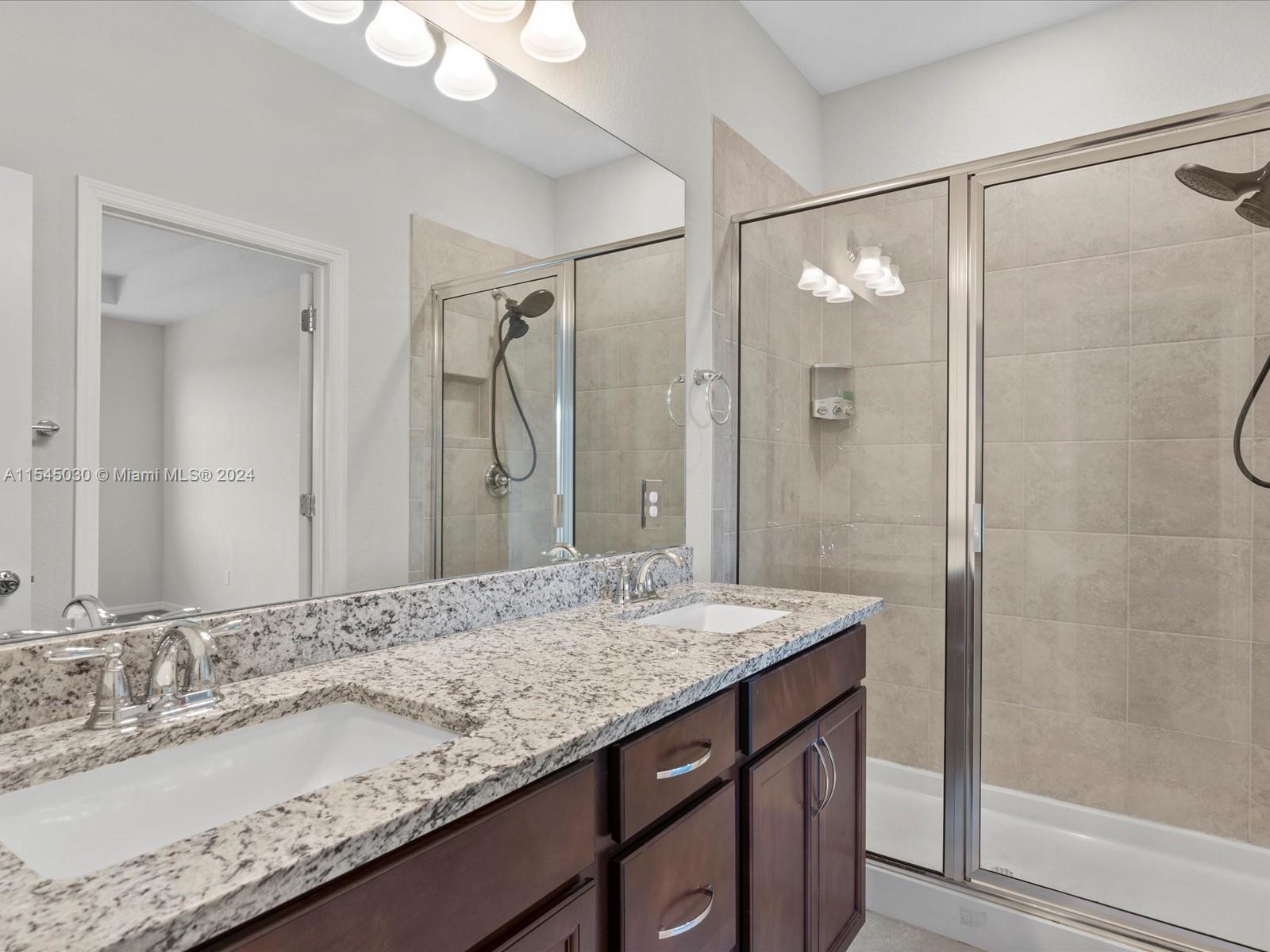 1240 Eucalyptus Dr 5, Hollywood, Florida 33021, 3 Bedrooms Bedrooms, ,2 BathroomsBathrooms,Residential,For Sale,1240 Eucalyptus Dr 5,A11545030