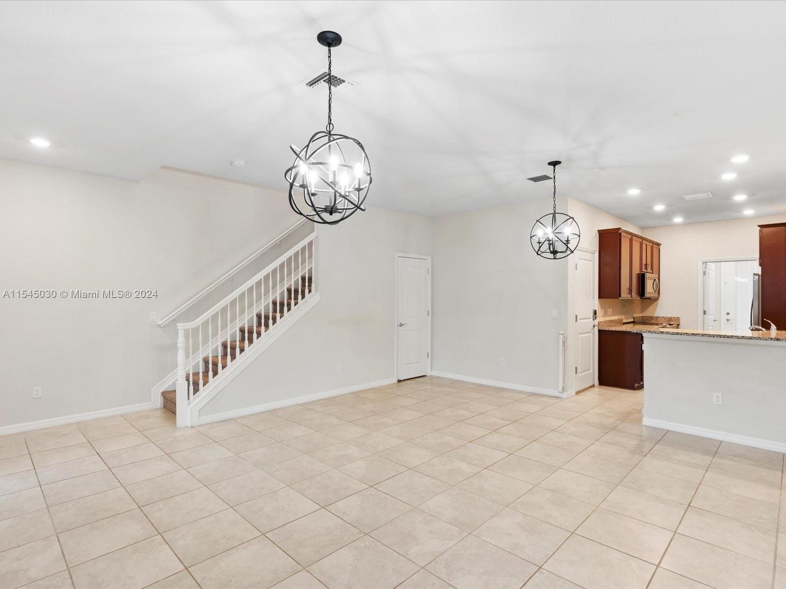 1240 Eucalyptus Dr 5, Hollywood, Florida 33021, 3 Bedrooms Bedrooms, ,2 BathroomsBathrooms,Residential,For Sale,1240 Eucalyptus Dr 5,A11545030