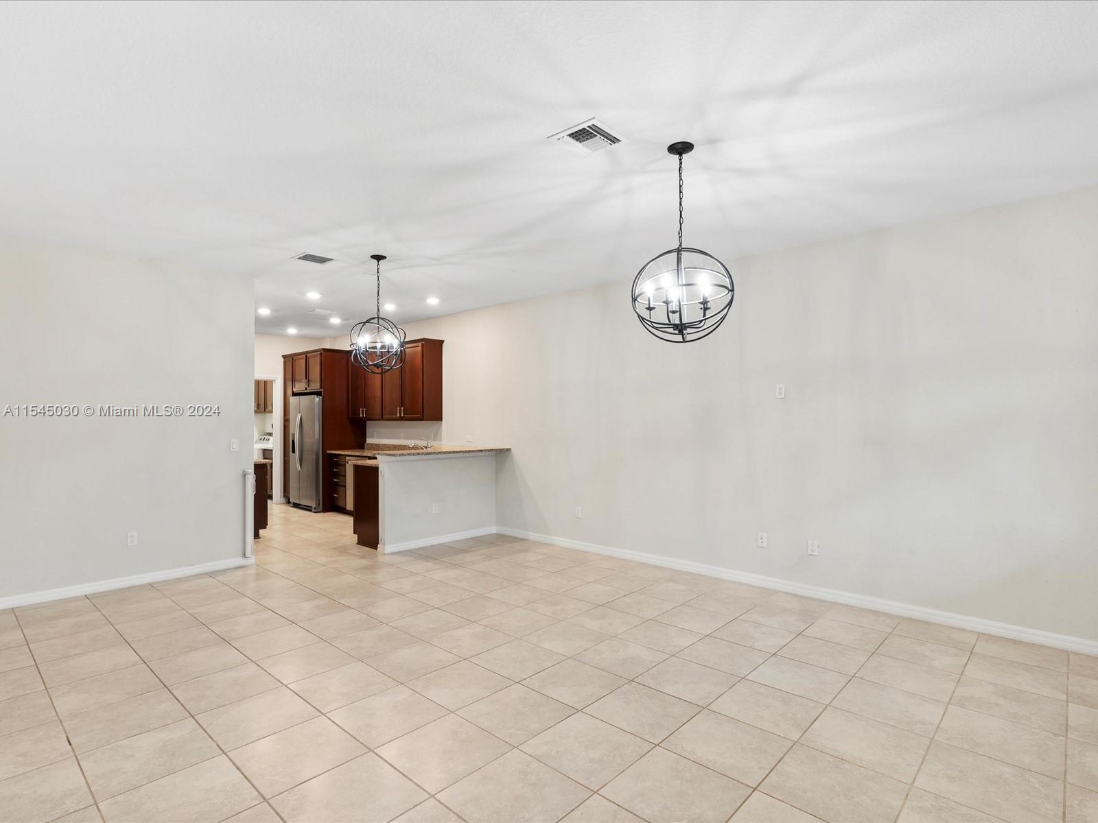 1240 Eucalyptus Dr 5, Hollywood, Florida 33021, 3 Bedrooms Bedrooms, ,2 BathroomsBathrooms,Residential,For Sale,1240 Eucalyptus Dr 5,A11545030