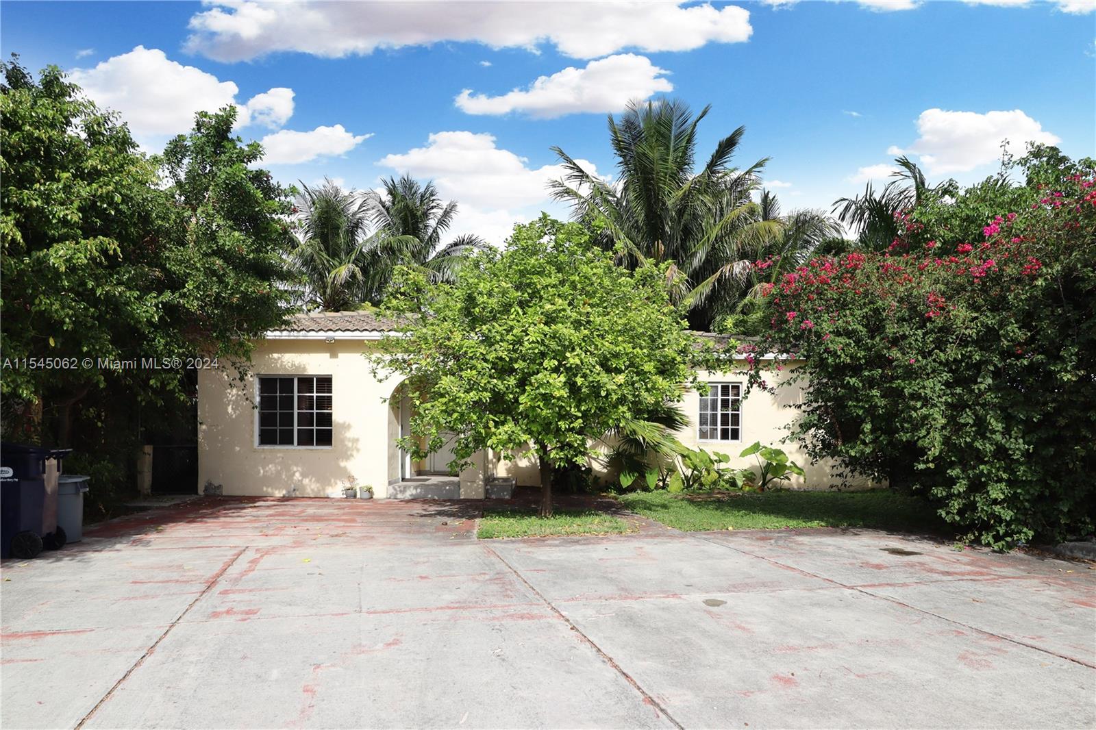 2131  Biarritz Dr  For Sale A11545062, FL
