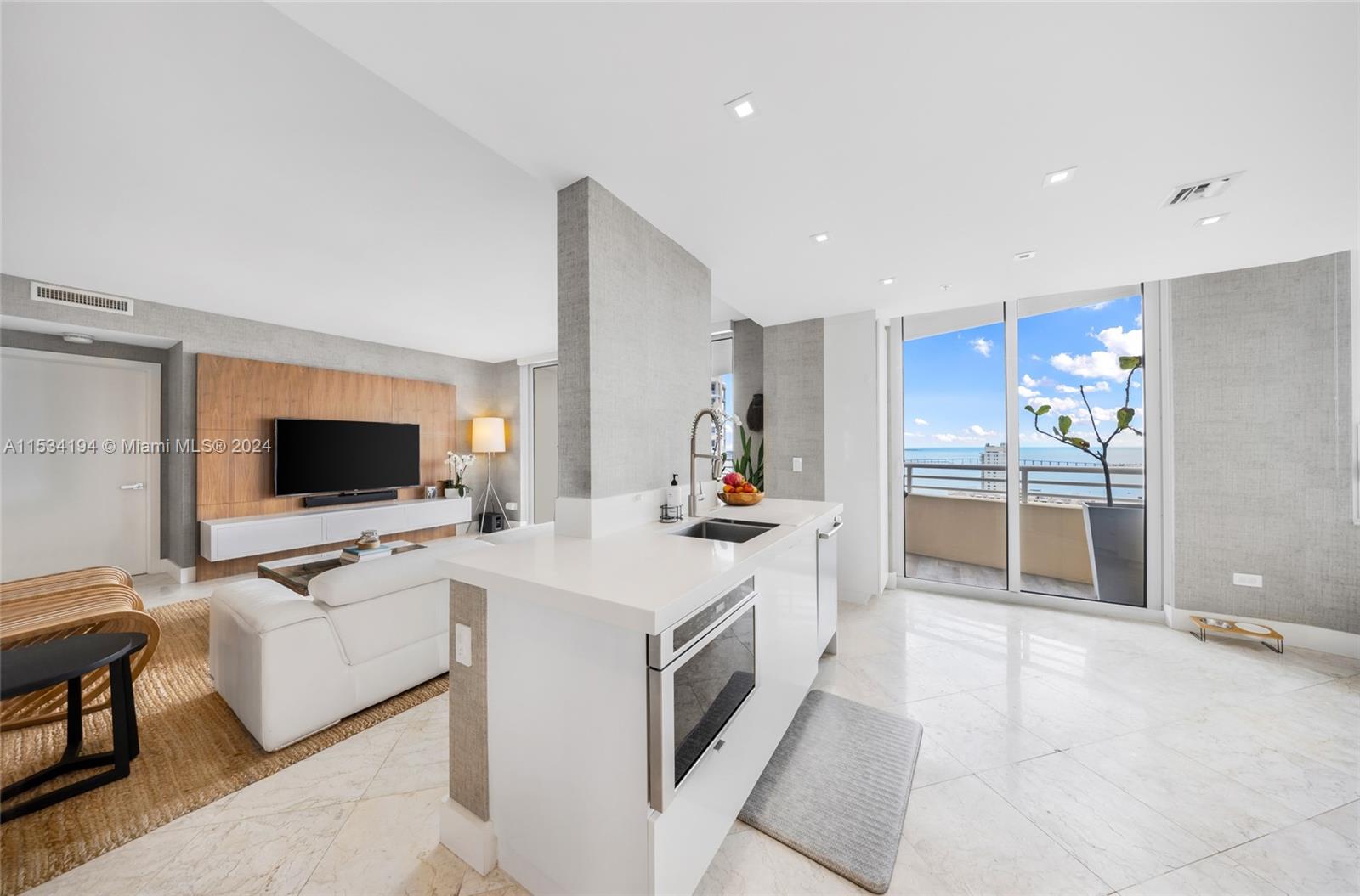 848 Brickell Key Dr 3305, Miami, Florida 33131, 2 Bedrooms Bedrooms, ,2 BathroomsBathrooms,Residential,For Sale,848 Brickell Key Dr 3305,A11534194