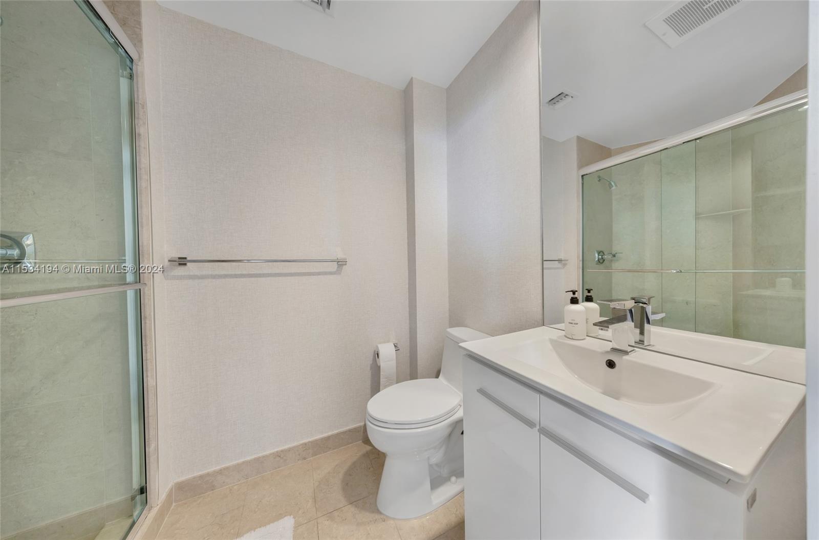 848 Brickell Key Dr 3305, Miami, Florida 33131, 2 Bedrooms Bedrooms, ,2 BathroomsBathrooms,Residential,For Sale,848 Brickell Key Dr 3305,A11534194
