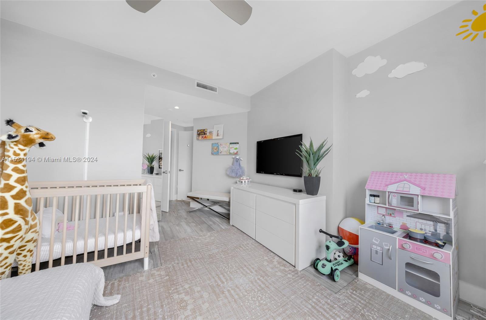 848 Brickell Key Dr 3305, Miami, Florida 33131, 2 Bedrooms Bedrooms, ,2 BathroomsBathrooms,Residential,For Sale,848 Brickell Key Dr 3305,A11534194