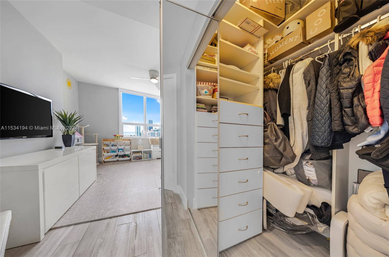 848 Brickell Key Dr 3305, Miami, Florida 33131, 2 Bedrooms Bedrooms, ,2 BathroomsBathrooms,Residential,For Sale,848 Brickell Key Dr 3305,A11534194