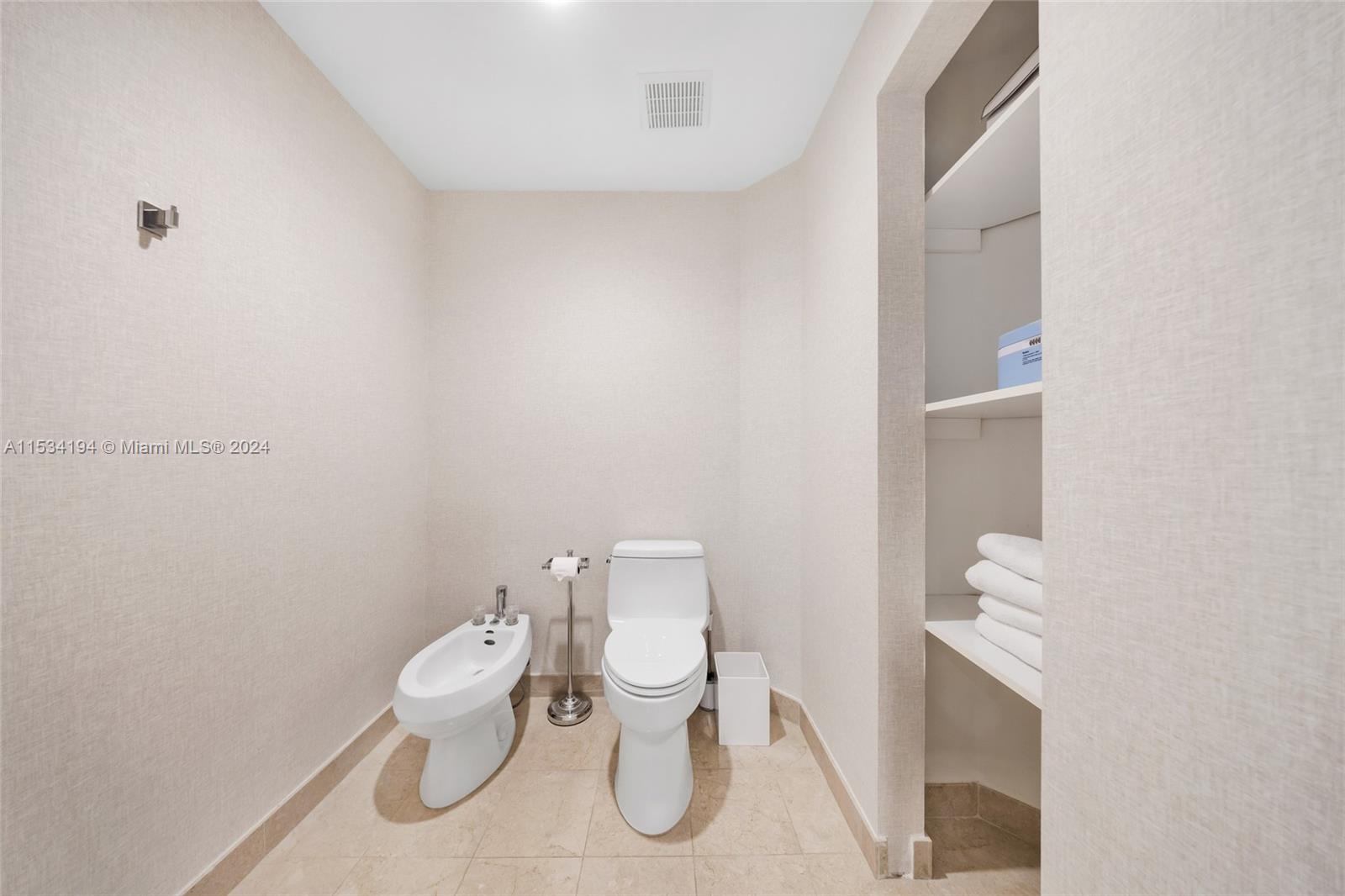 848 Brickell Key Dr 3305, Miami, Florida 33131, 2 Bedrooms Bedrooms, ,2 BathroomsBathrooms,Residential,For Sale,848 Brickell Key Dr 3305,A11534194