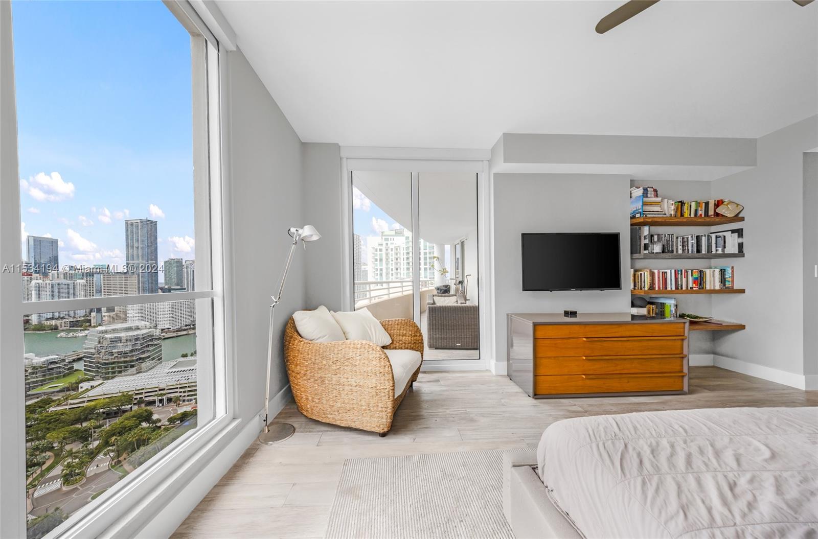 848 Brickell Key Dr 3305, Miami, Florida 33131, 2 Bedrooms Bedrooms, ,2 BathroomsBathrooms,Residential,For Sale,848 Brickell Key Dr 3305,A11534194