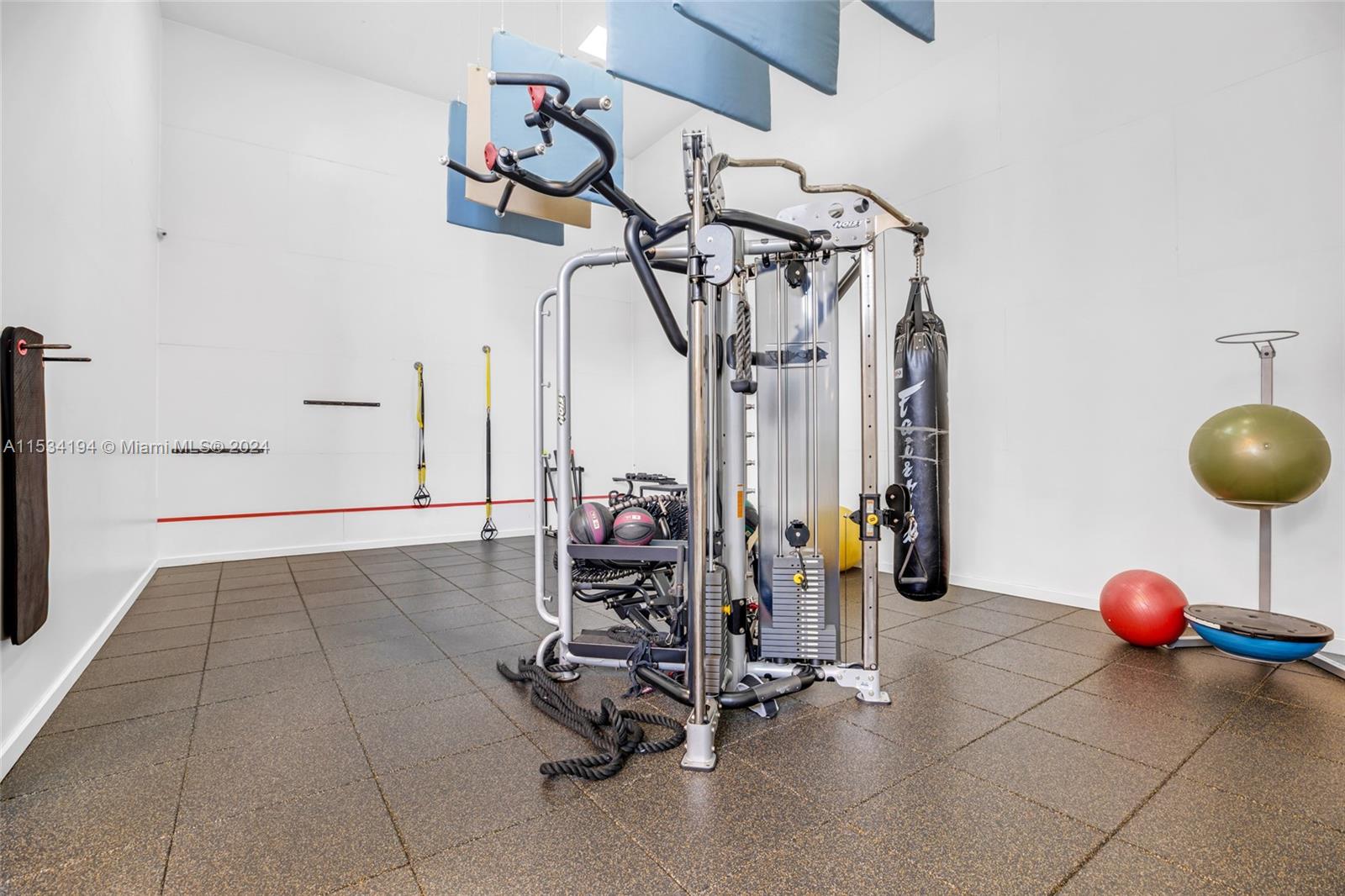 848 Brickell Key Dr 3305, Miami, Florida 33131, 2 Bedrooms Bedrooms, ,2 BathroomsBathrooms,Residential,For Sale,848 Brickell Key Dr 3305,A11534194