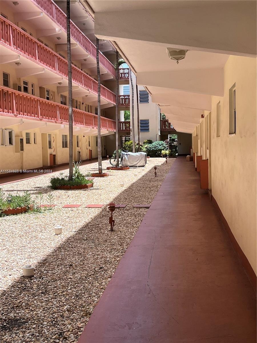 215 SE 3rd Ave 106A, Hallandale Beach, Florida 33009, 2 Bedrooms Bedrooms, ,1 BathroomBathrooms,Residentiallease,For Rent,215 SE 3rd Ave 106A,A11544983