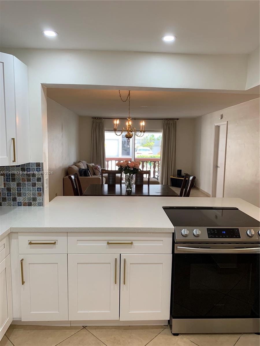 215 SE 3rd Ave 106A, Hallandale Beach, Florida 33009, 2 Bedrooms Bedrooms, ,1 BathroomBathrooms,Residentiallease,For Rent,215 SE 3rd Ave 106A,A11544983