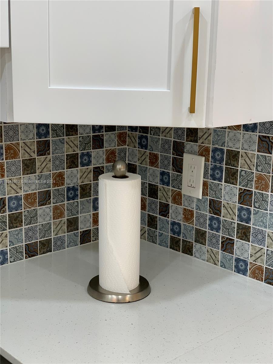 215 SE 3rd Ave 106A, Hallandale Beach, Florida 33009, 2 Bedrooms Bedrooms, ,1 BathroomBathrooms,Residentiallease,For Rent,215 SE 3rd Ave 106A,A11544983