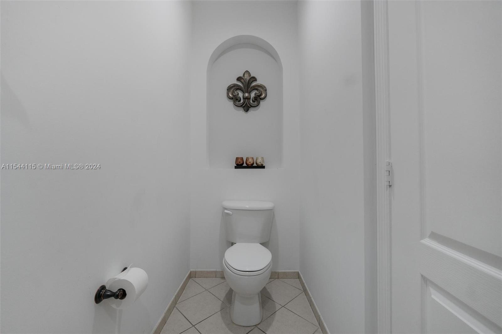 spacious guess bathroom