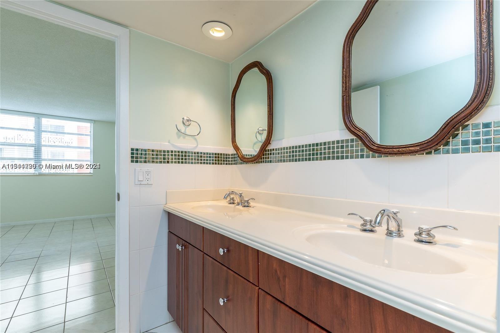 1833 S Ocean Dr 707, Hallandale Beach, Florida 33009, 2 Bedrooms Bedrooms, ,2 BathroomsBathrooms,Residential,For Sale,1833 S Ocean Dr 707,A11544220