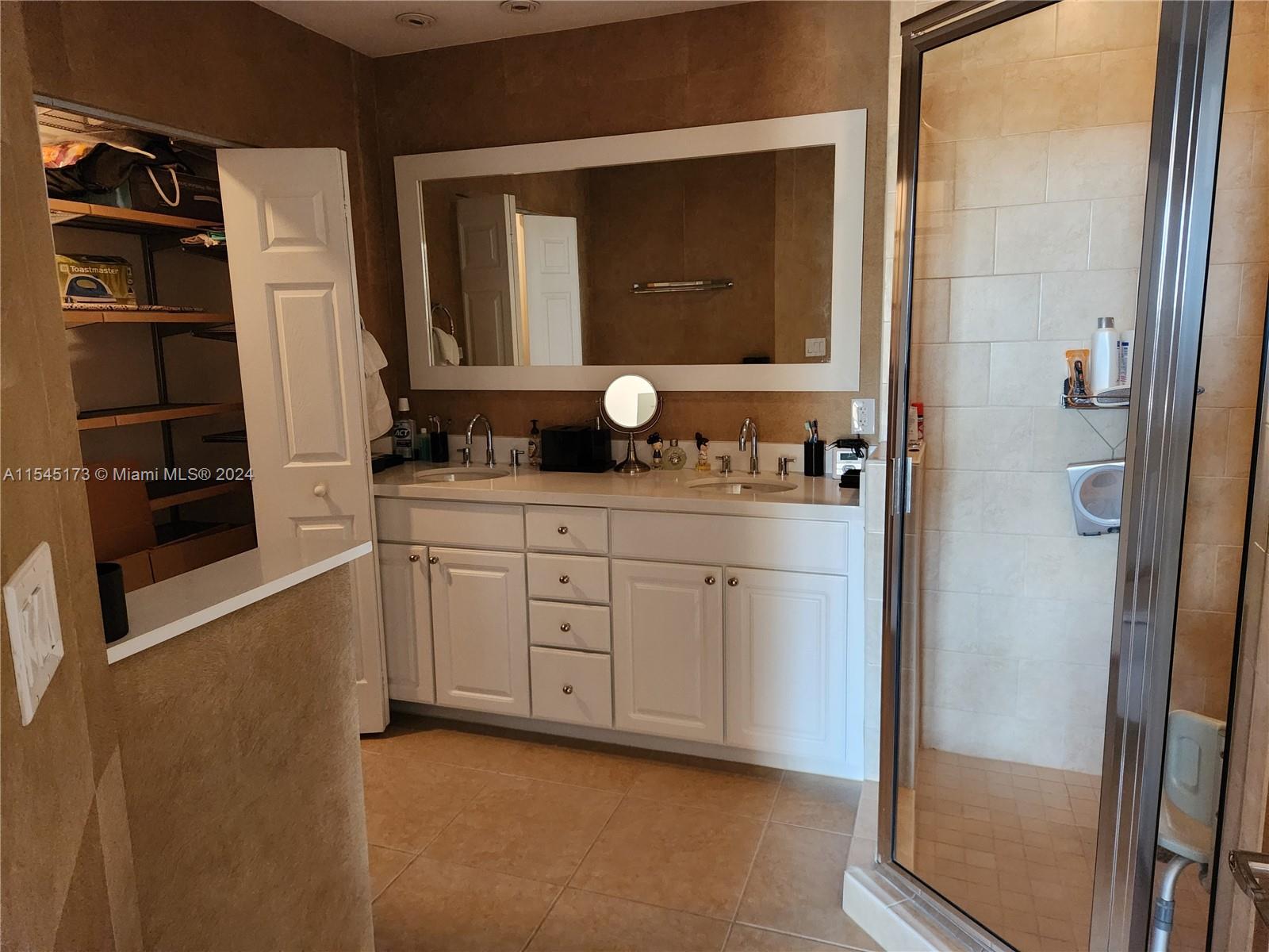 3001 NE 185th St 616, Aventura, Florida 33180, 2 Bedrooms Bedrooms, ,2 BathroomsBathrooms,Residential,For Sale,3001 NE 185th St 616,A11545173