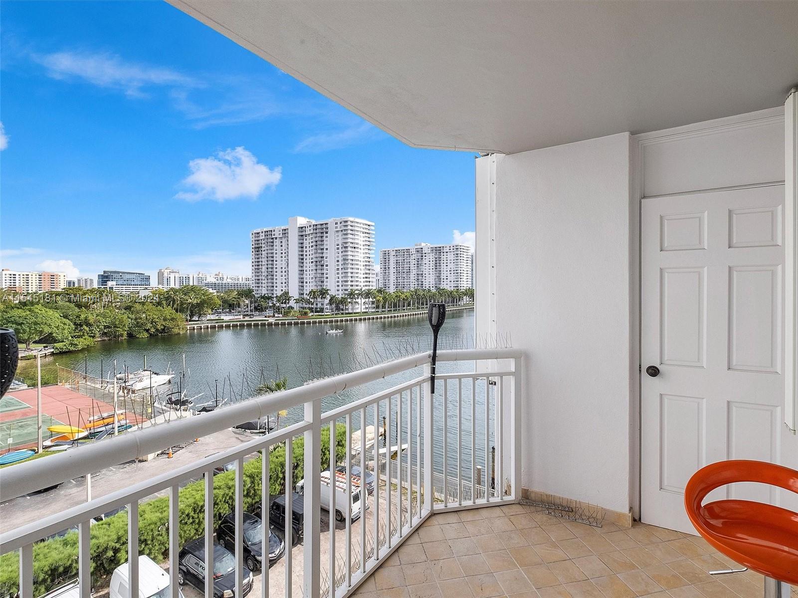 Master Private Balcony