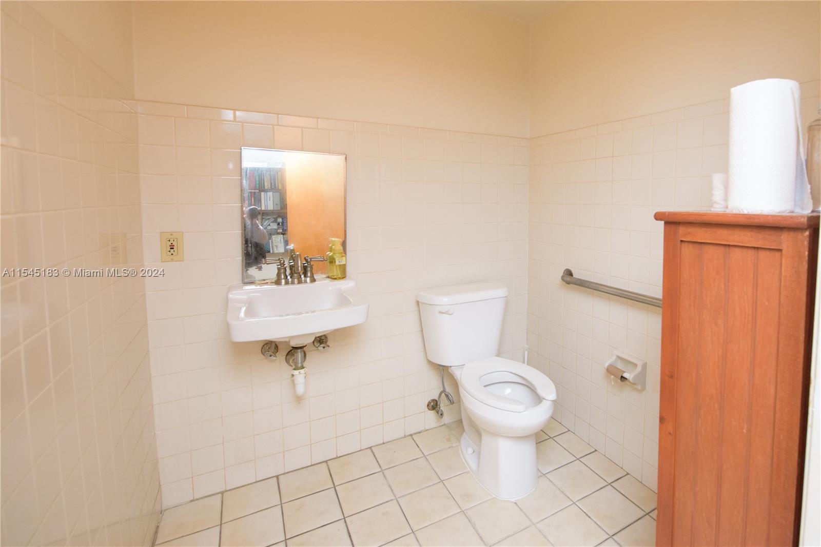 504 W Mowry Dr, Homestead, Florida 33030, ,Commercialsale,For Sale,504 W Mowry Dr,A11545183