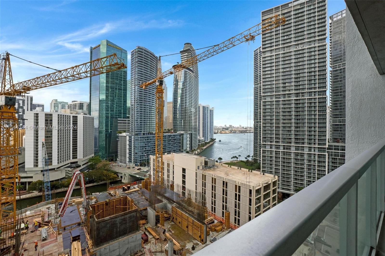 55 SE 6th St 2105, Miami, Florida 33131, 2 Bedrooms Bedrooms, ,2 BathroomsBathrooms,Residential,For Sale,55 SE 6th St 2105,A11544344