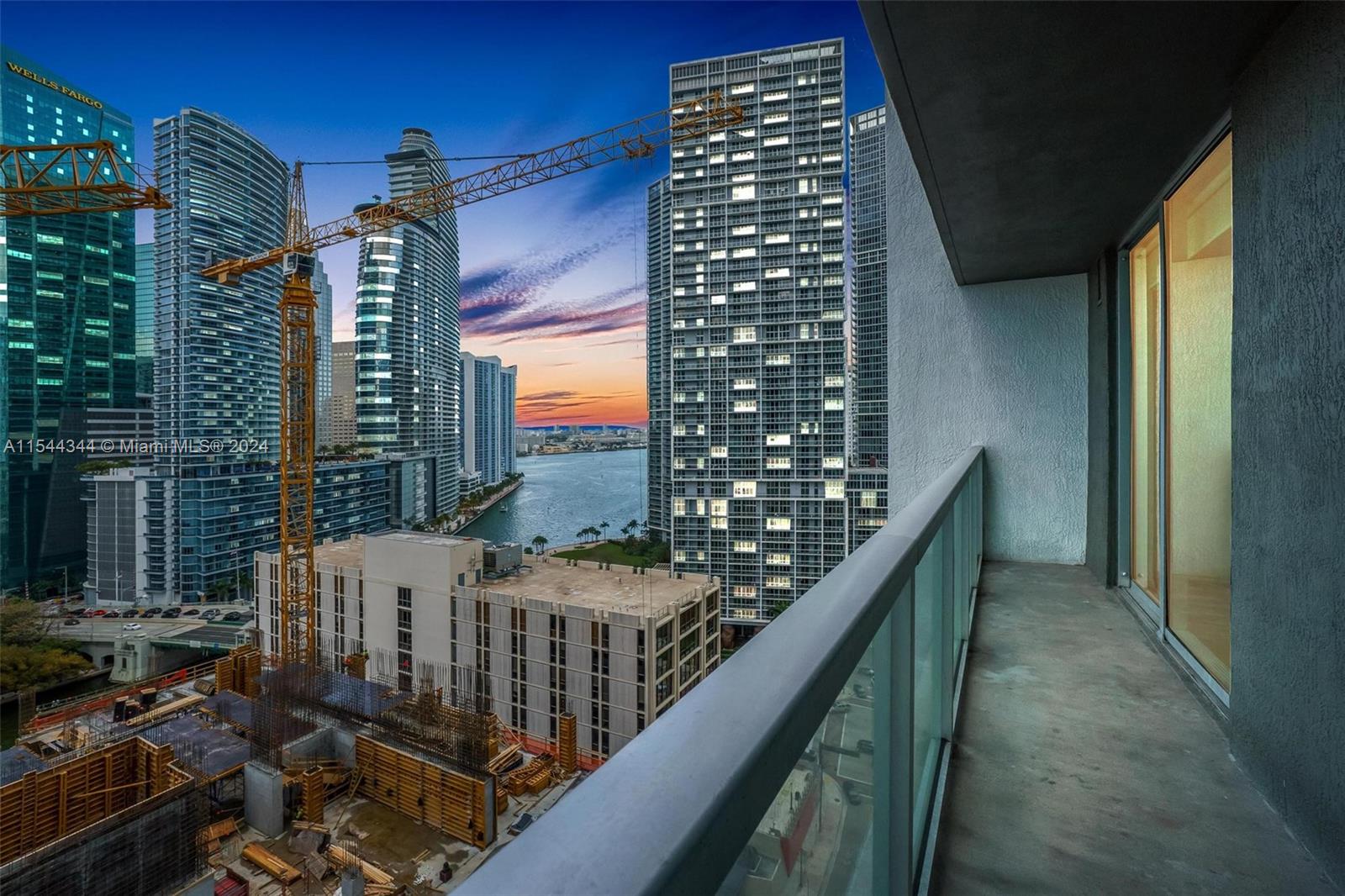 55 SE 6th St 2105, Miami, Florida 33131, 2 Bedrooms Bedrooms, ,2 BathroomsBathrooms,Residential,For Sale,55 SE 6th St 2105,A11544344