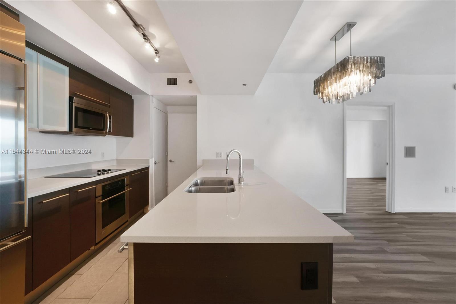 55 SE 6th St 2105, Miami, Florida 33131, 2 Bedrooms Bedrooms, ,2 BathroomsBathrooms,Residential,For Sale,55 SE 6th St 2105,A11544344