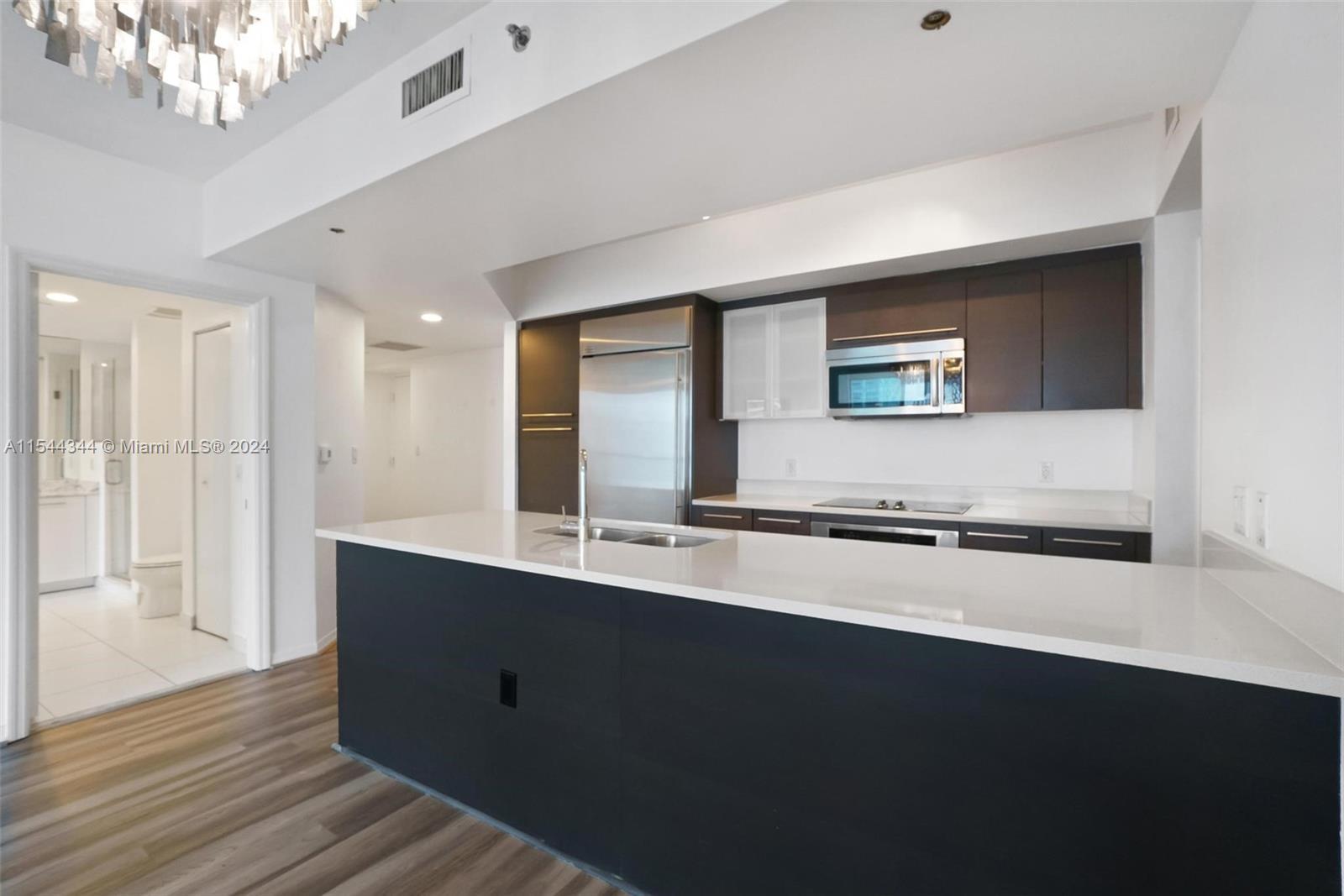 55 SE 6th St 2105, Miami, Florida 33131, 2 Bedrooms Bedrooms, ,2 BathroomsBathrooms,Residential,For Sale,55 SE 6th St 2105,A11544344