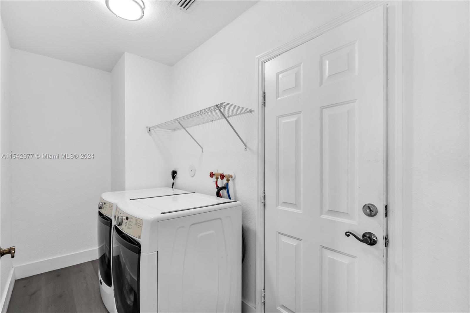 2451 SE 19th St, Homestead, Florida 33035, 3 Bedrooms Bedrooms, ,2 BathroomsBathrooms,Residential,For Sale,2451 SE 19th St,A11542377