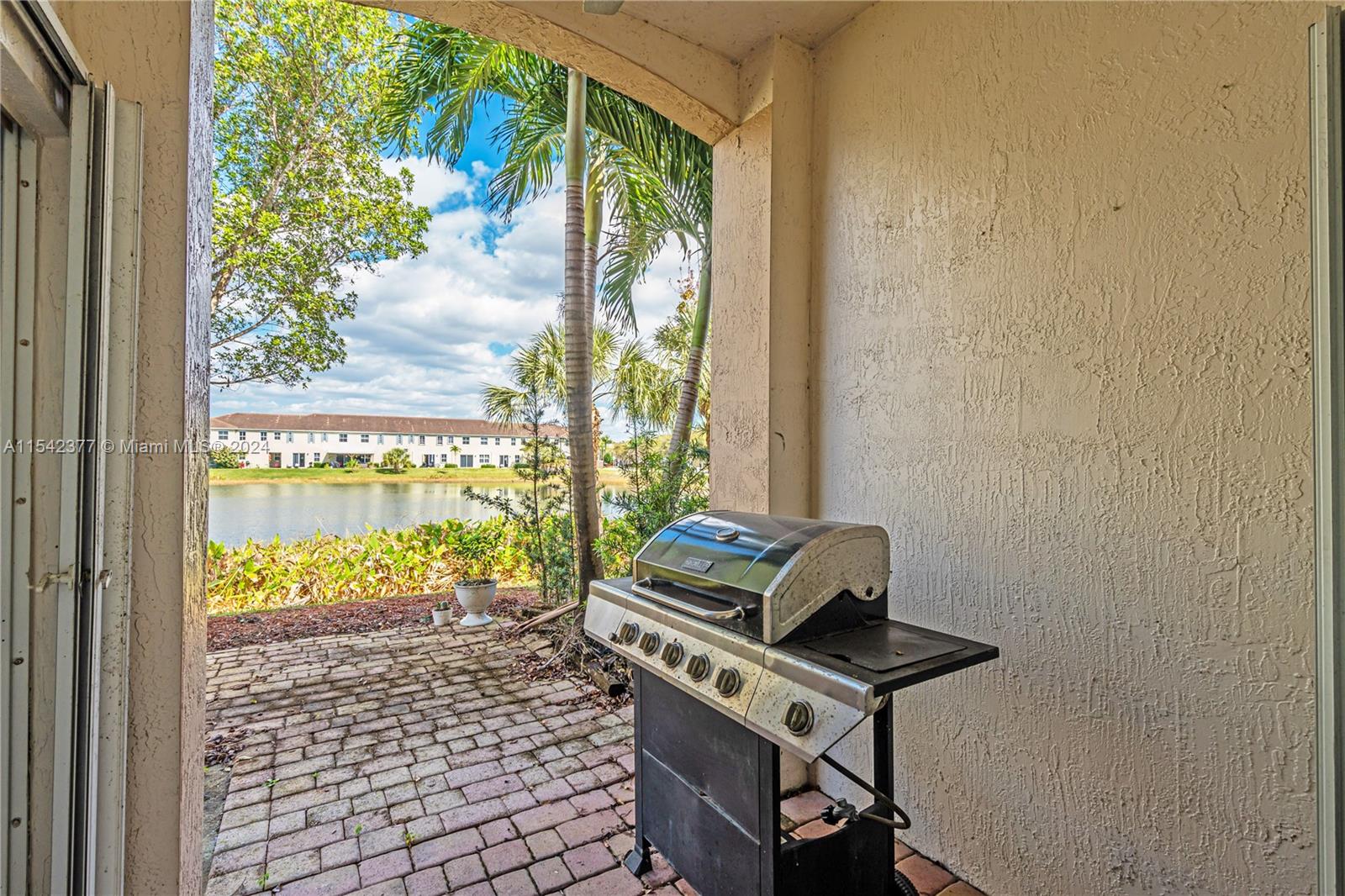 2451 SE 19th St, Homestead, Florida 33035, 3 Bedrooms Bedrooms, ,2 BathroomsBathrooms,Residential,For Sale,2451 SE 19th St,A11542377