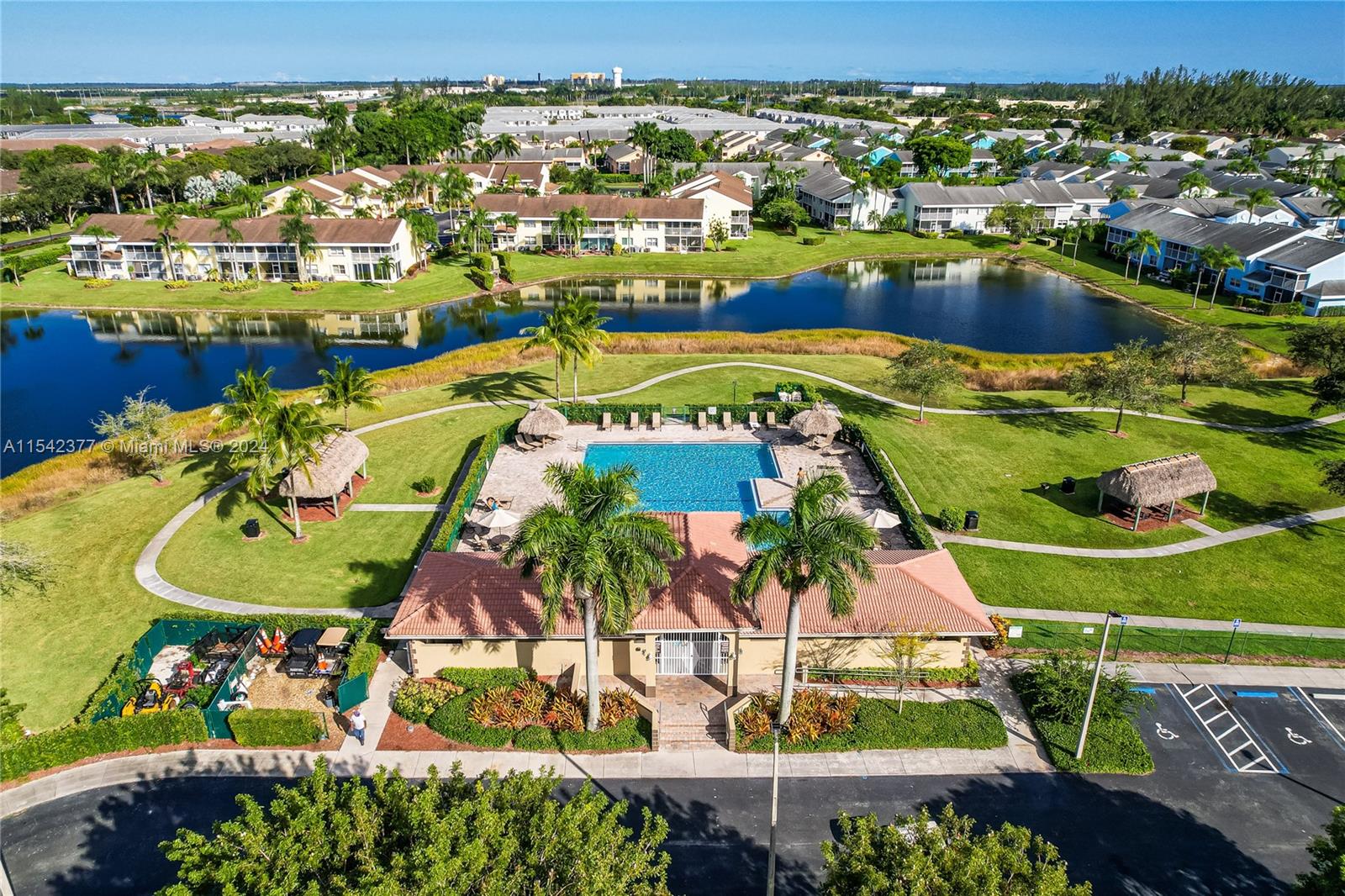 2451 SE 19th St, Homestead, Florida 33035, 3 Bedrooms Bedrooms, ,2 BathroomsBathrooms,Residential,For Sale,2451 SE 19th St,A11542377