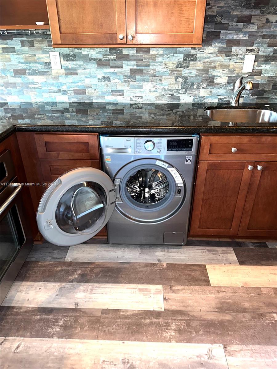 833 18th Ct, Fort Lauderdale, FL, 33305 United States, 1 Bedroom Bedrooms, ,1 BathroomBathrooms,Residential,For Sale,18th Ct,A11545084
