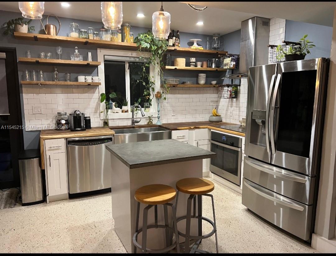 641 NE 141st St, North Miami, Florida 33161, 3 Bedrooms Bedrooms, ,2 BathroomsBathrooms,Residential,For Sale,641 NE 141st St,A11545215
