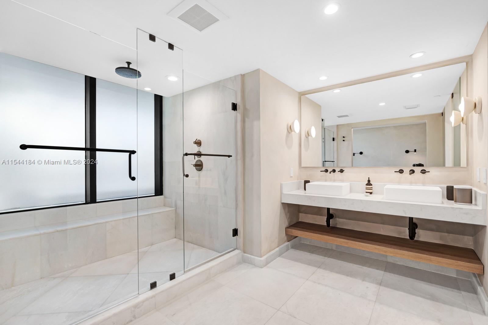 5875 Collins Ave, Miami Beach, FL, 33140 United States, 2 Bedrooms Bedrooms, ,2 BathroomsBathrooms,Residential,For Sale,Collins Ave,A11544184