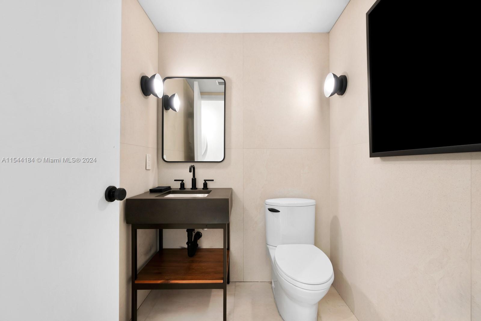 5875 Collins Ave 501, Miami Beach, Florida 33140, 2 Bedrooms Bedrooms, ,2 BathroomsBathrooms,Residential,For Sale,5875 Collins Ave 501,A11544184