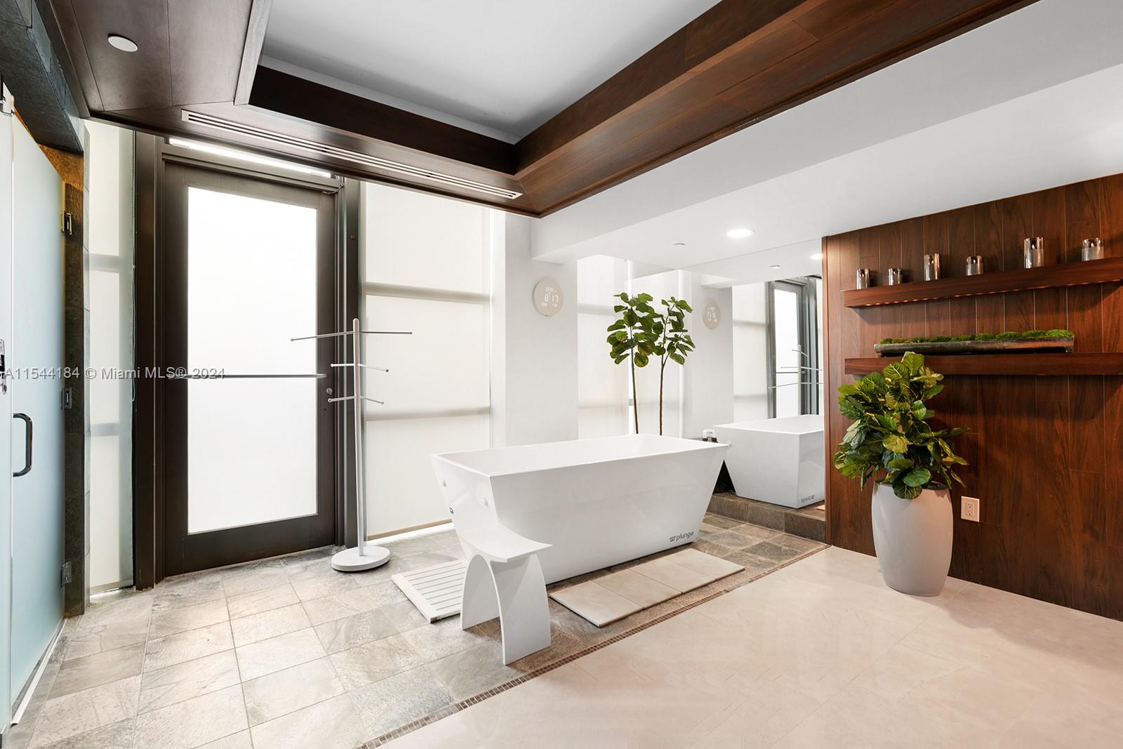 5875 Collins Ave, Miami Beach, FL, 33140 United States, 2 Bedrooms Bedrooms, ,2 BathroomsBathrooms,Residential,For Sale,Collins Ave,A11544184