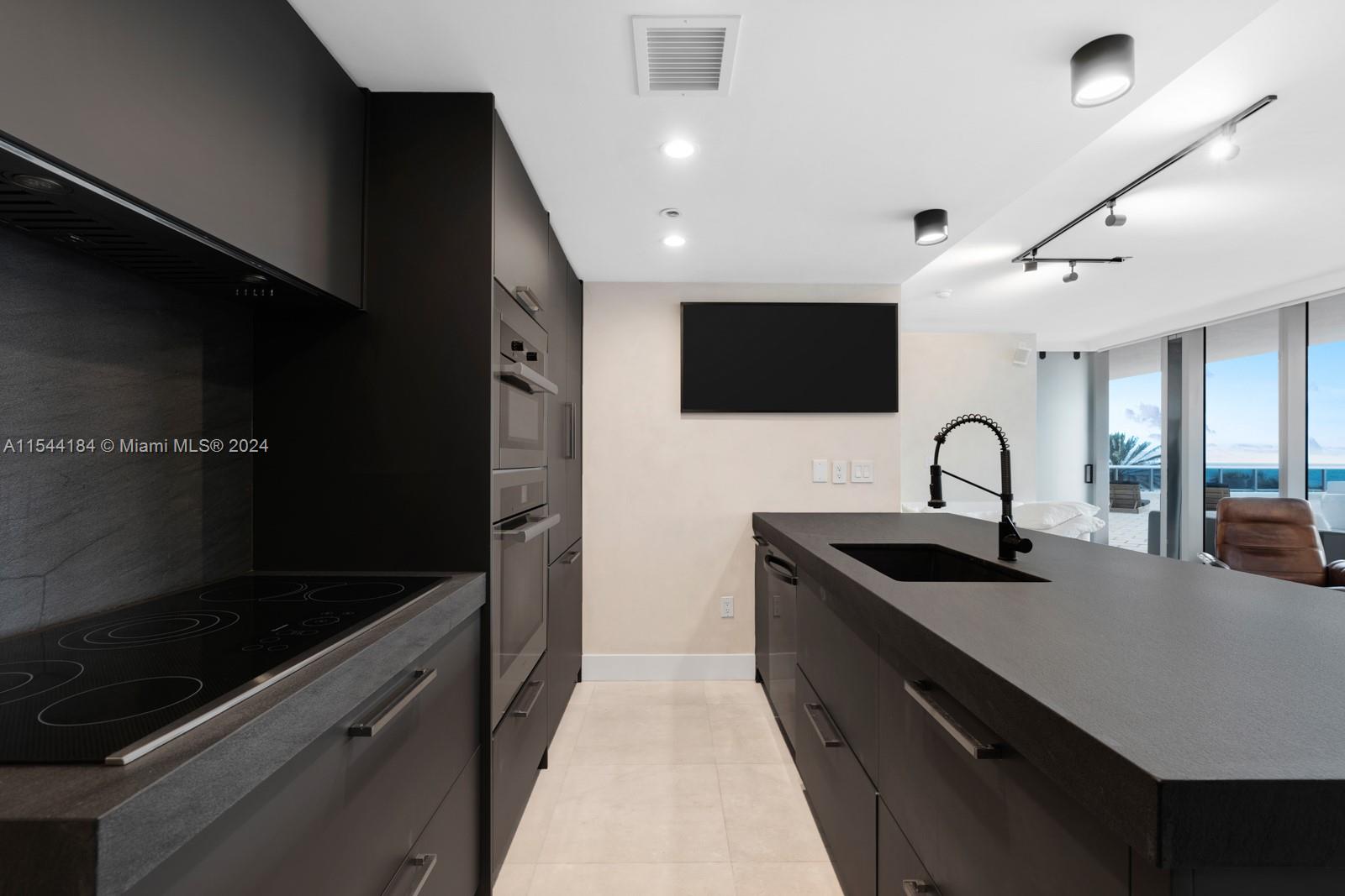 5875 Collins Ave 501, Miami Beach, Florida 33140, 2 Bedrooms Bedrooms, ,2 BathroomsBathrooms,Residential,For Sale,5875 Collins Ave 501,A11544184