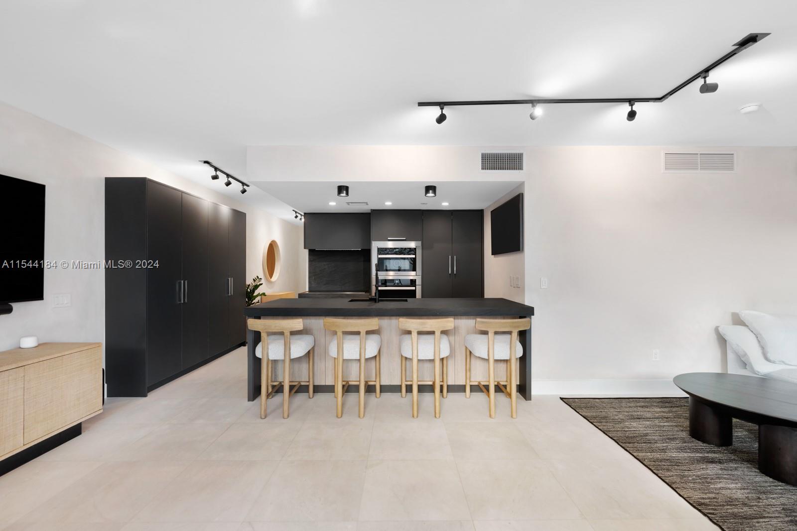 5875 Collins Ave 501, Miami Beach, Florida 33140, 2 Bedrooms Bedrooms, ,2 BathroomsBathrooms,Residential,For Sale,5875 Collins Ave 501,A11544184