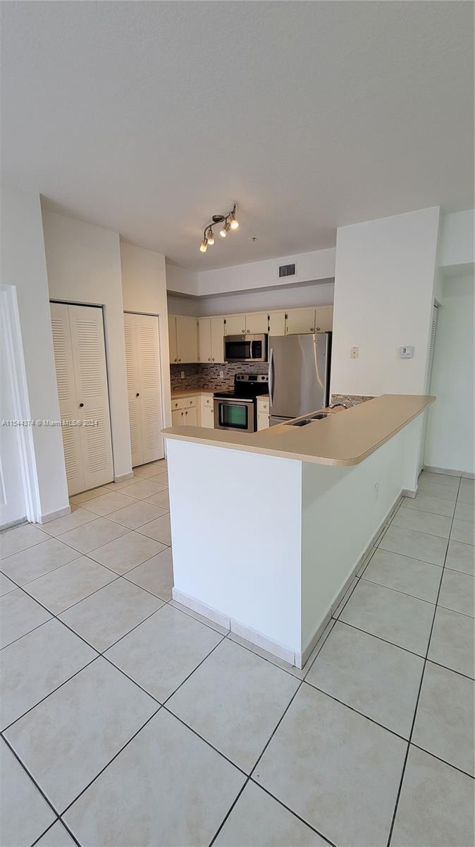 7330 NW 114th Ave 203-5, Doral, Florida 33178, 2 Bedrooms Bedrooms, ,2 BathroomsBathrooms,Residentiallease,For Rent,7330 NW 114th Ave 203-5,A11544374