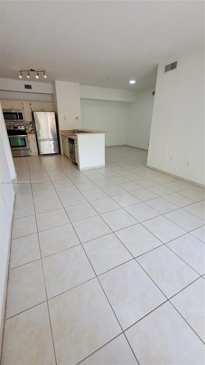 7330 NW 114th Ave 203-5, Doral, Florida 33178, 2 Bedrooms Bedrooms, ,2 BathroomsBathrooms,Residentiallease,For Rent,7330 NW 114th Ave 203-5,A11544374