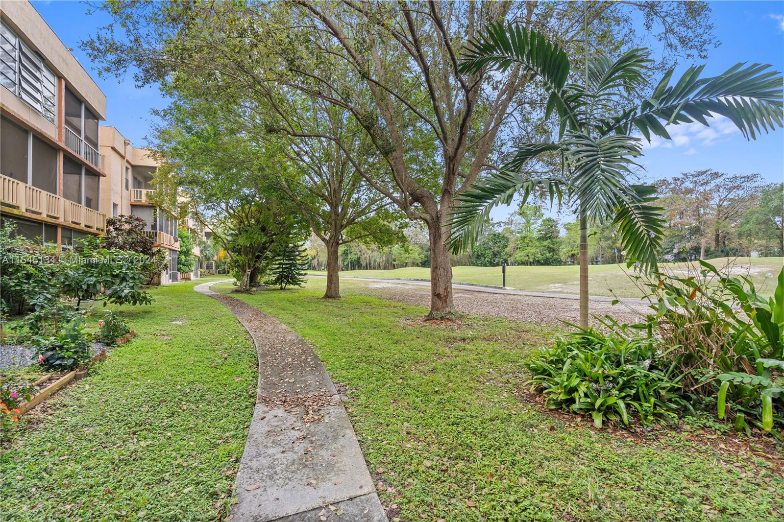 8400 Lagos De Campo Blvd 312, Tamarac, Florida 33321, 1 Bedroom Bedrooms, ,1 BathroomBathrooms,Residential,For Sale,8400 Lagos De Campo Blvd 312,A11545134