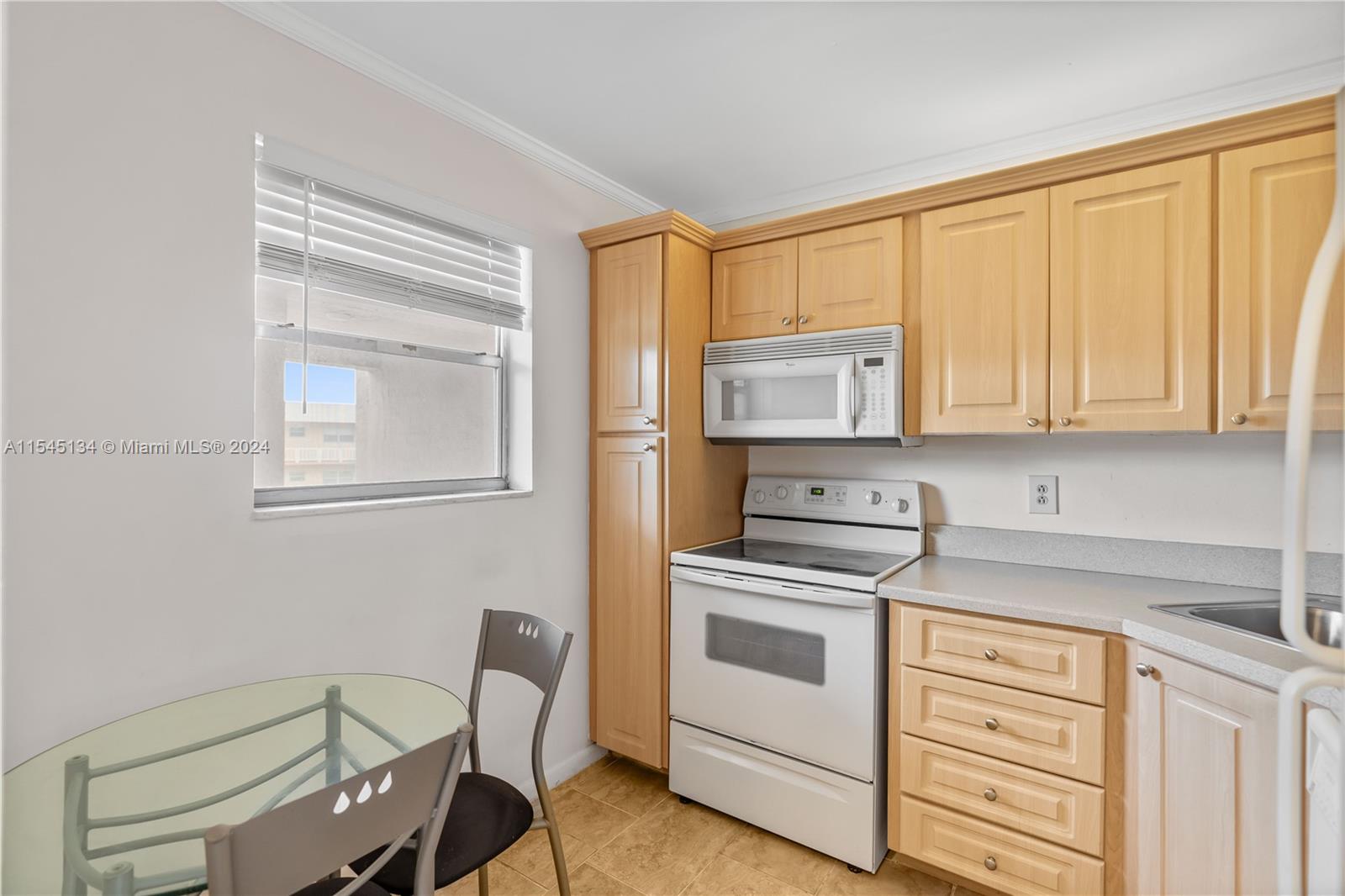 8400 Lagos De Campo Blvd 312, Tamarac, Florida 33321, 1 Bedroom Bedrooms, ,1 BathroomBathrooms,Residential,For Sale,8400 Lagos De Campo Blvd 312,A11545134